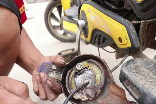 长春市电动车刹车故障